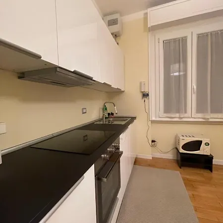 Easy Italy Balcony דירה *