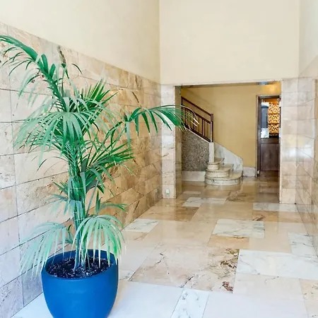 Easy Italy Balcony מילאנו